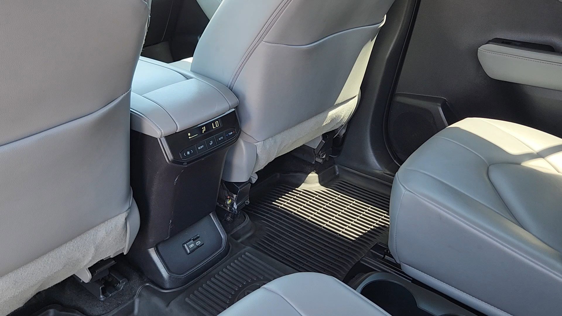 Used 2023 Moon Dust Toyota L image 18