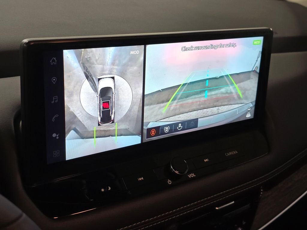 Used 2025 Gray Nissan Platinum image 34