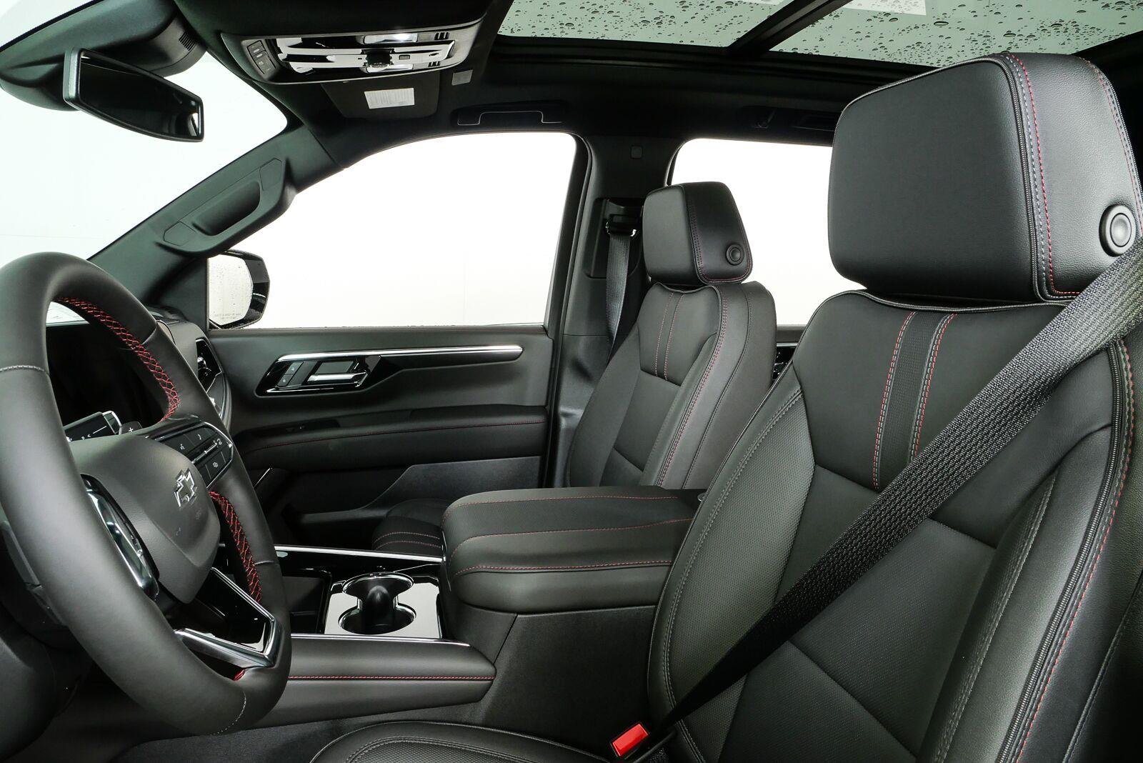 2026 Chevrolet Suburban RST - Photo 8