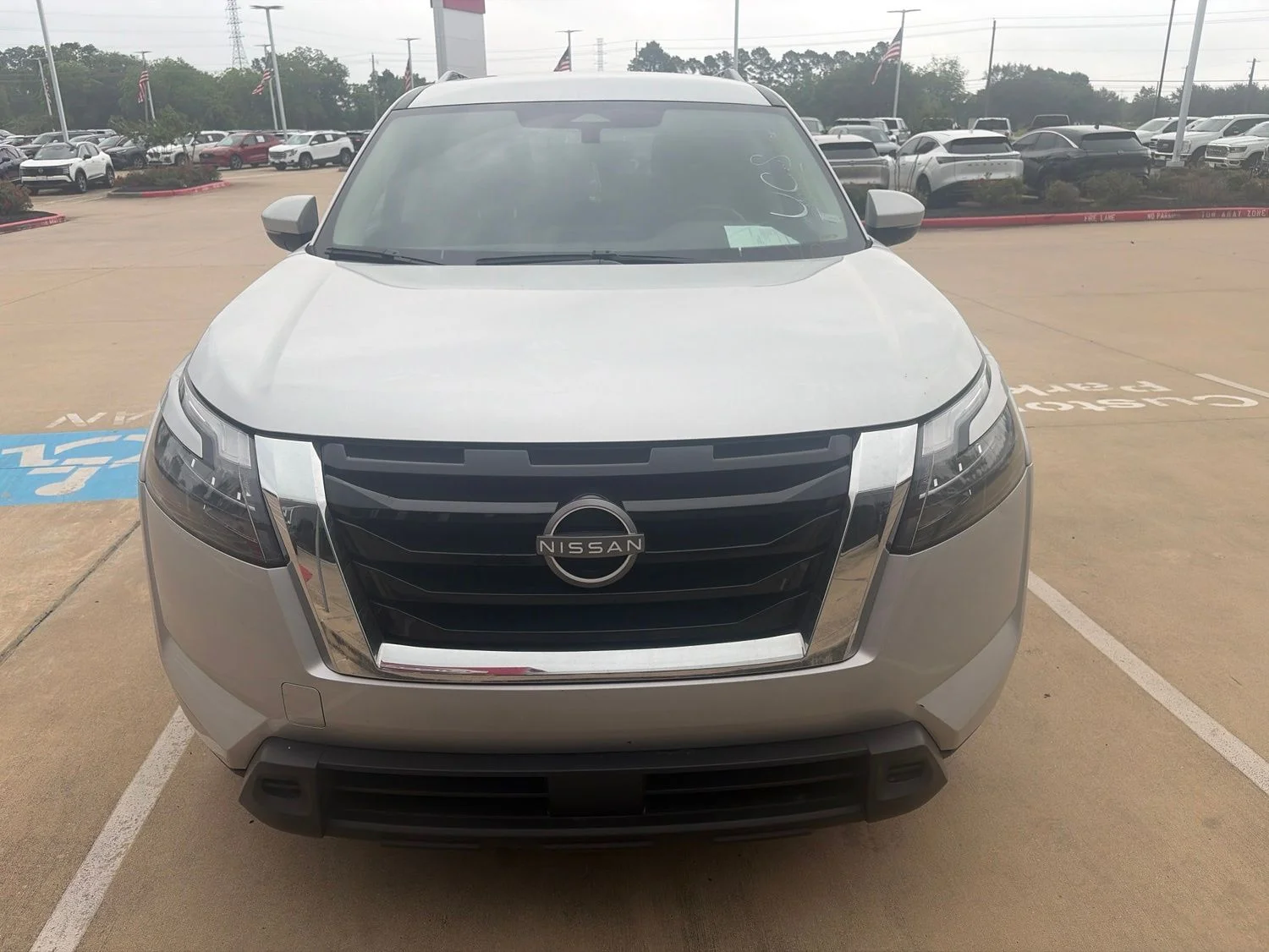 2024 Nissan Pathfinder SV 2WD's photo