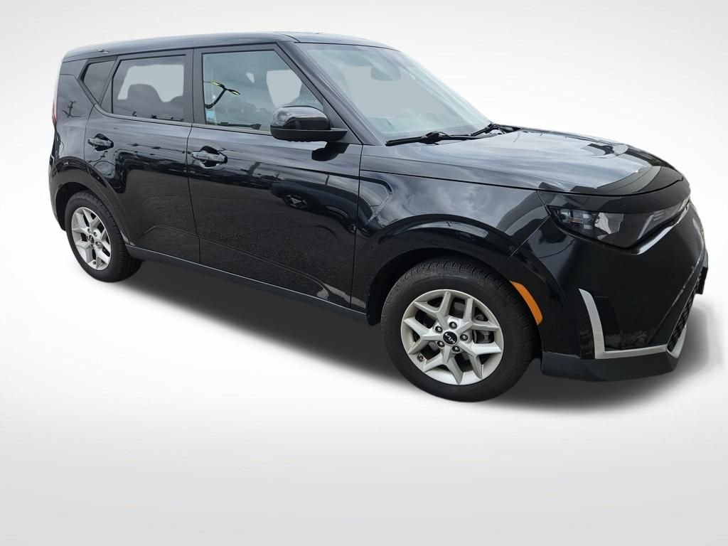 Used 2023 Black Kia S image 2