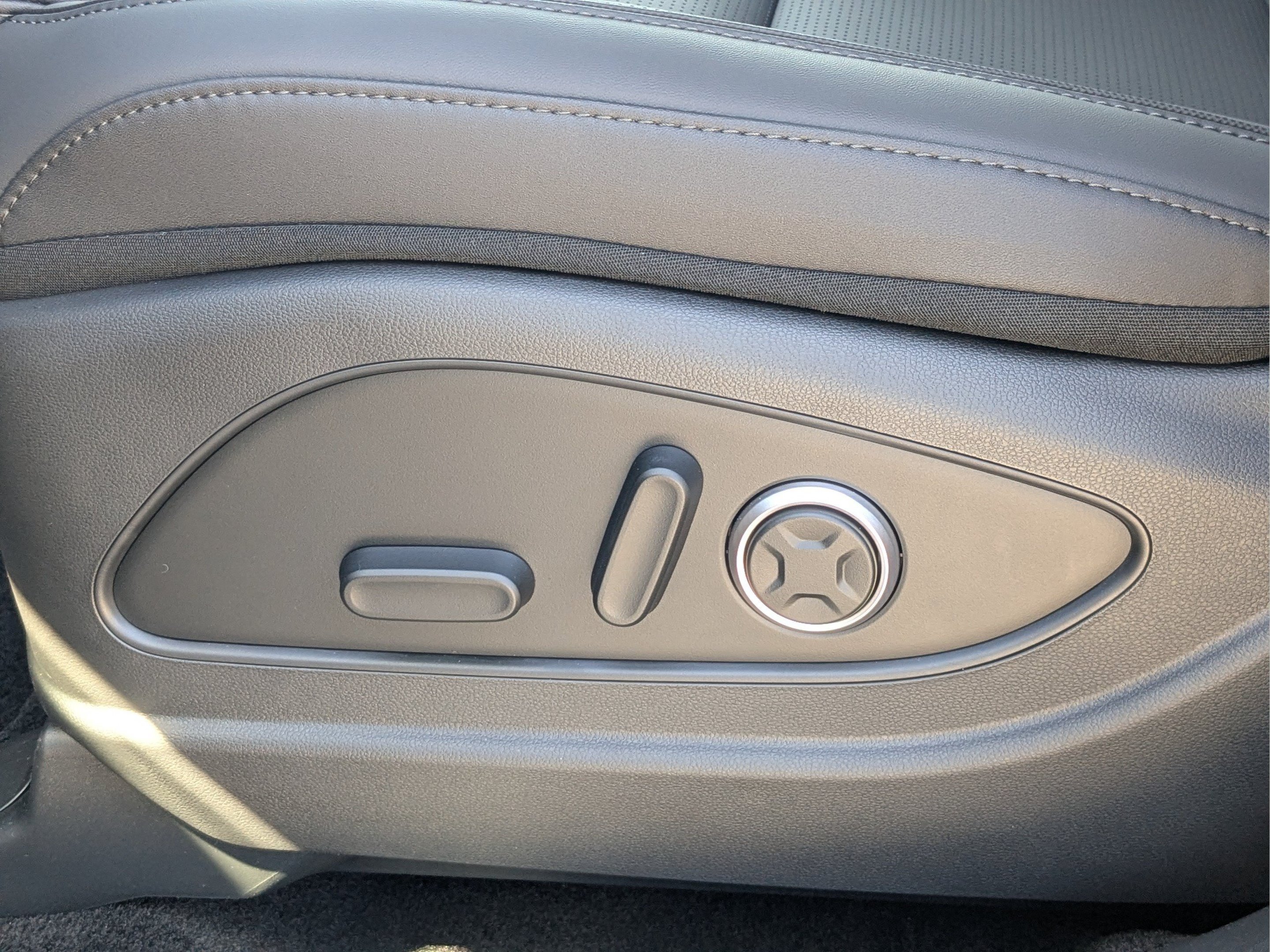 New 2027 Ecotronic Gray Pearl Hyundai SEL Premium FWD image 22