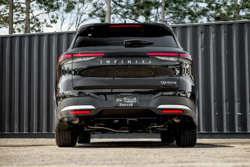 New 2027 MINERAL BLACK INFINITI Luxe AWD image 8