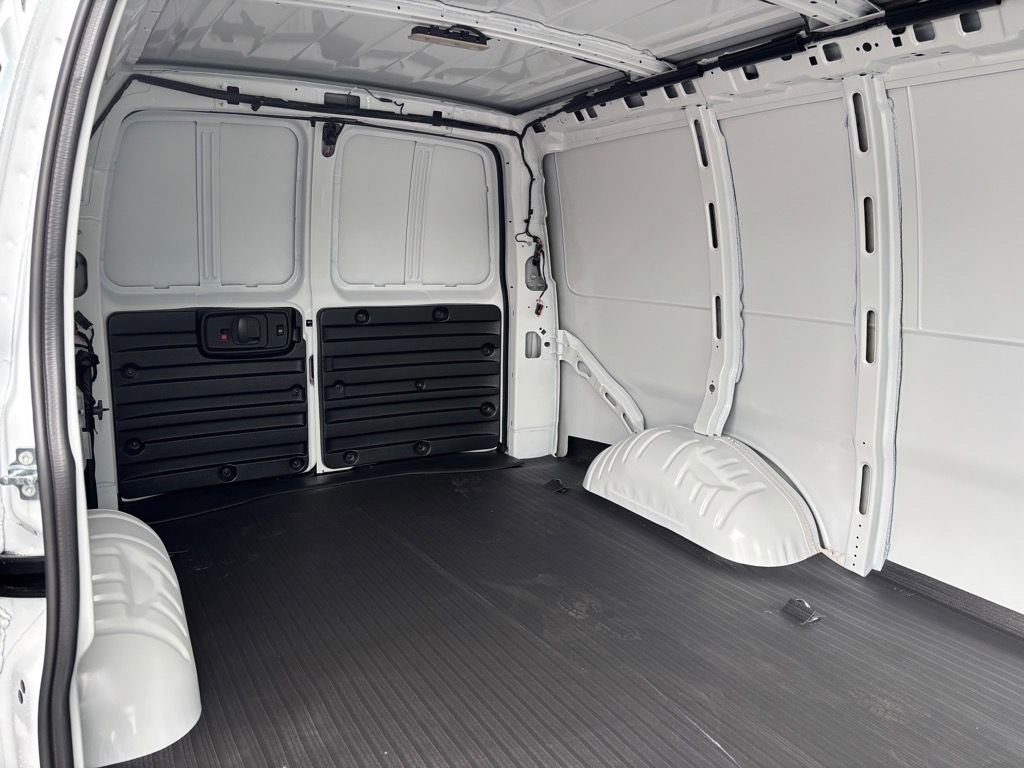 2025 Chevrolet Express Cargo Work Van - Photo 12