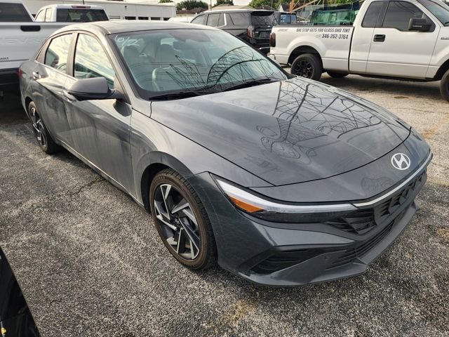 2024 Hyundai Elantra 2.0 Limited IVT's photo