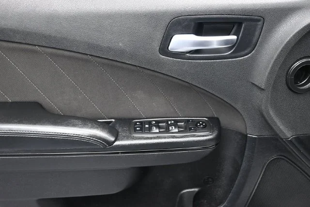 Used 2021 White Dodge SXT image 7