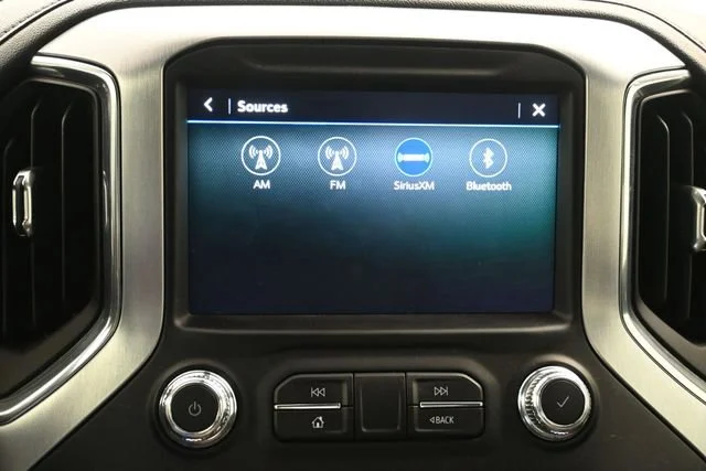 Used 2021 SUMMIT WHITE GMC Elevation image 15