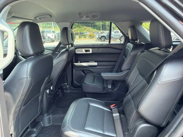 Used 2022 Black Ford Limited image 16