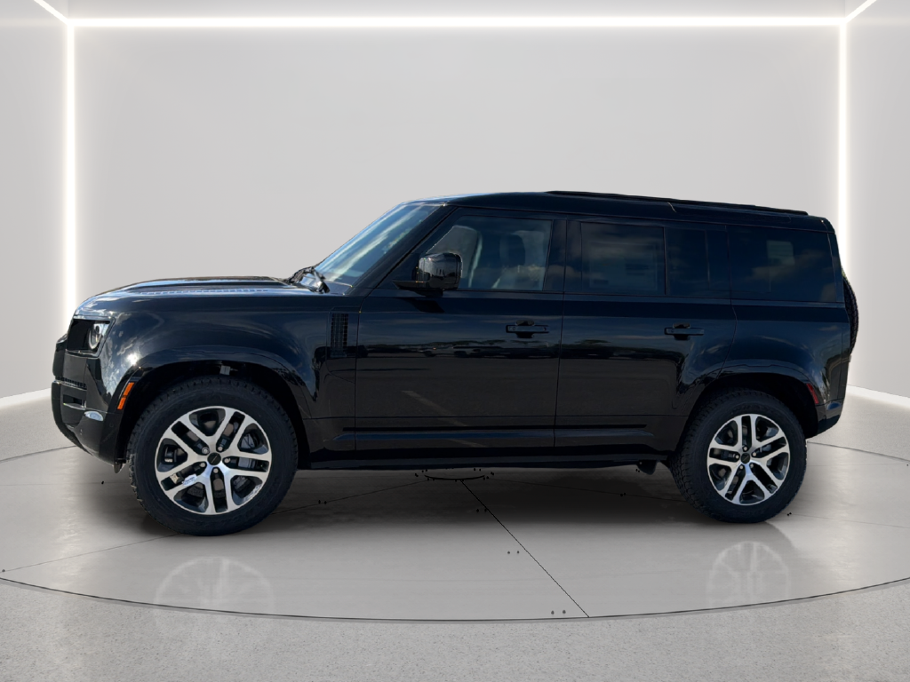 New 2026 Santorini Black Land Rover X-Dynamic SE image 13