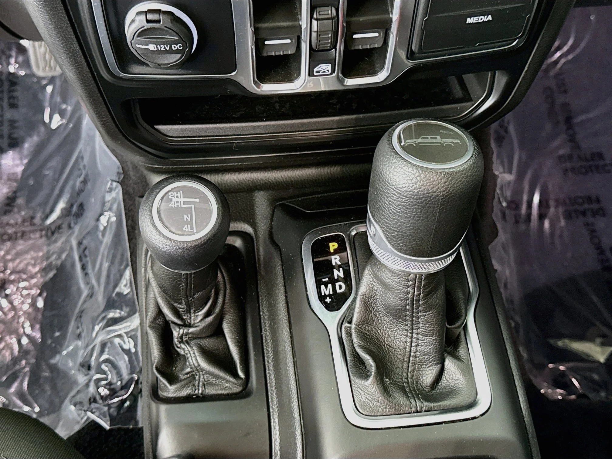Used 2022  Jeep Sport S image 18
