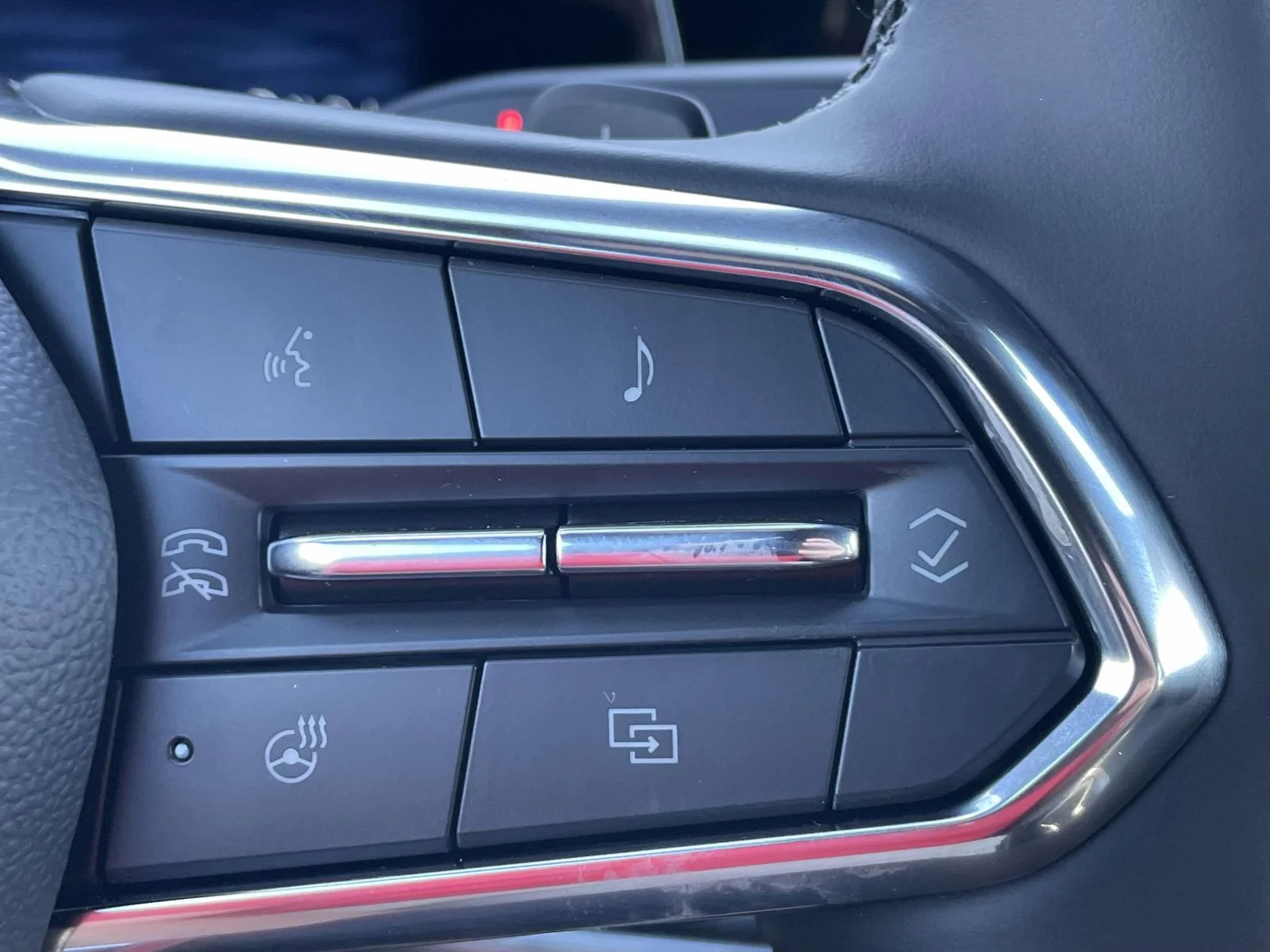 New 2027 Sterling Gray Metallic Chevrolet LT image 26