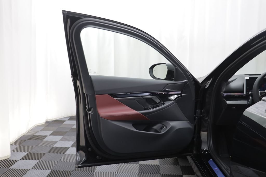 New 2027 Black Sapphire Metallic BMW 530i xDrive image 5