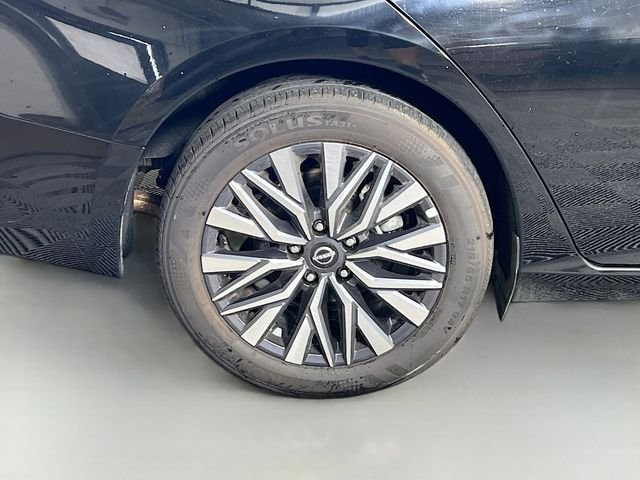 Used 2025 Black Nissan 2.5 SV image 34
