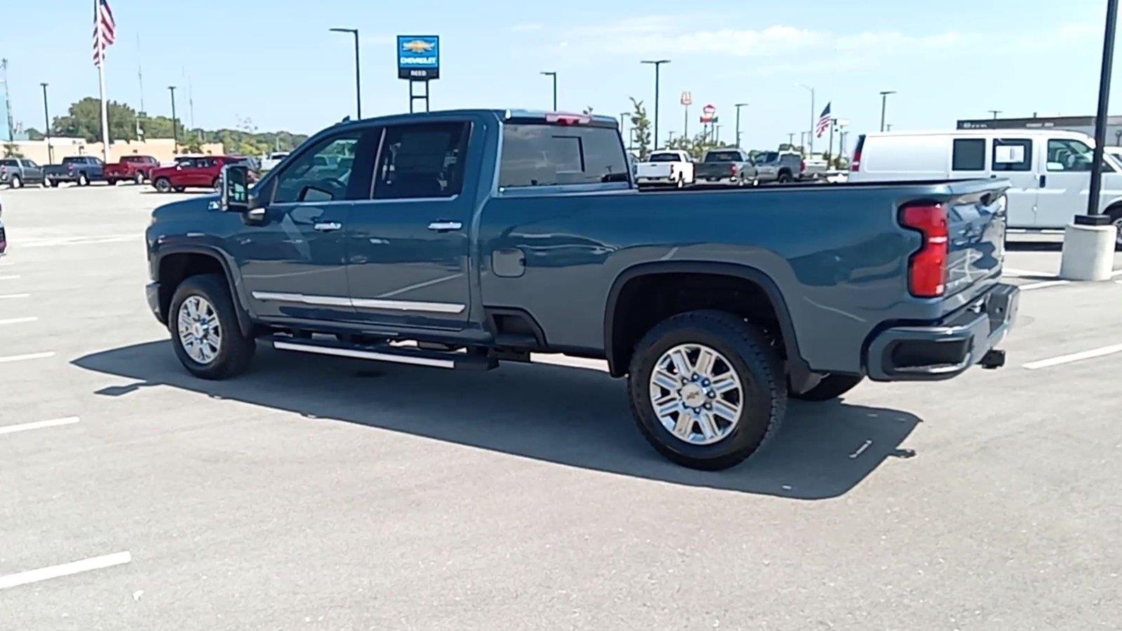 2026 Chevrolet Silverado 3500 HD High Country - Photo 6