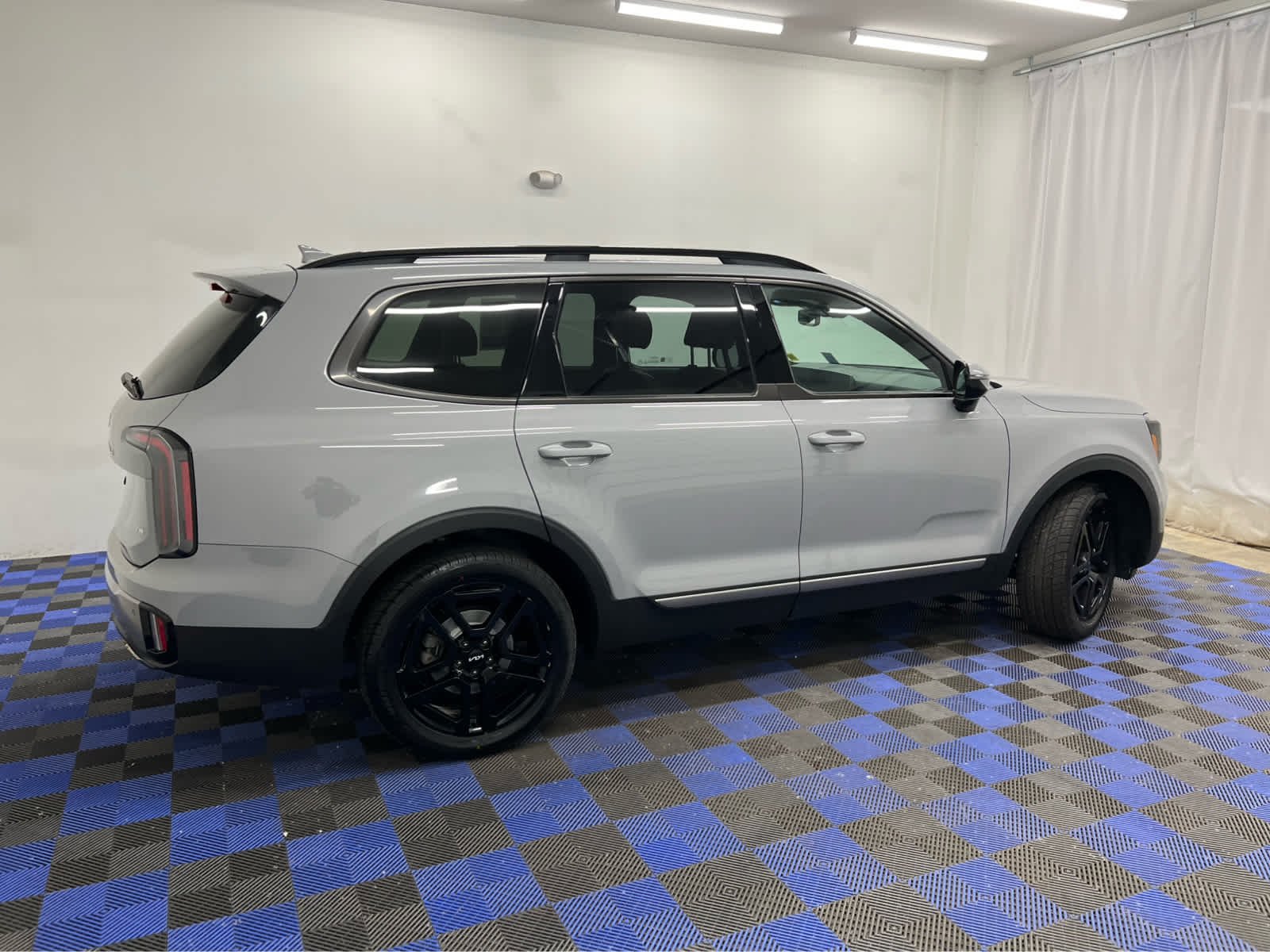 Used 2023 Wolf Gray Kia SX X-Line image 18