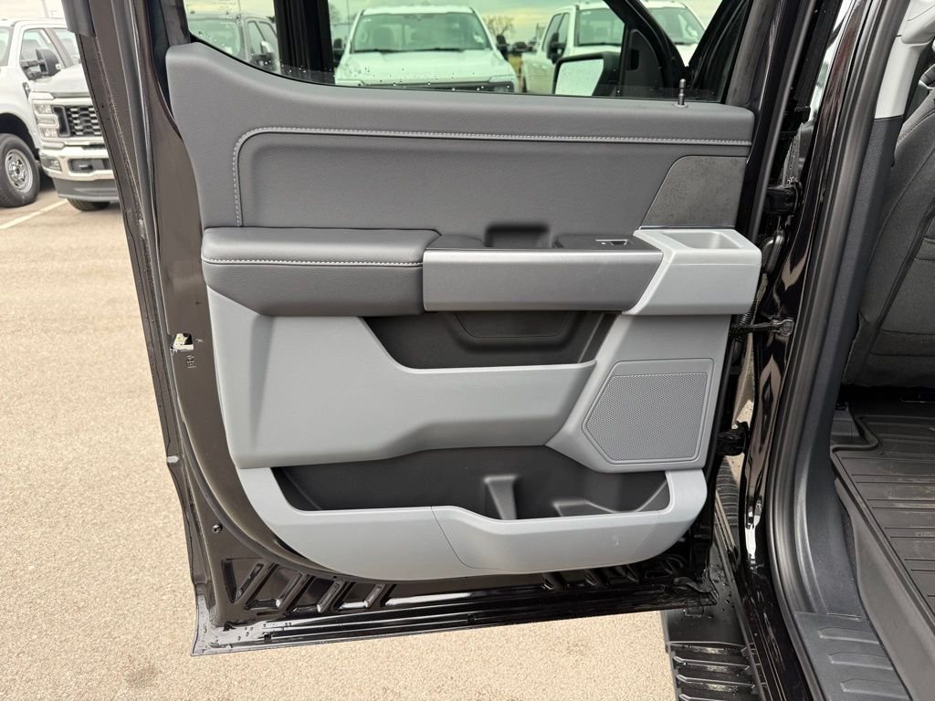 New 2026 Agate Black Metallic Ford XLT image 11