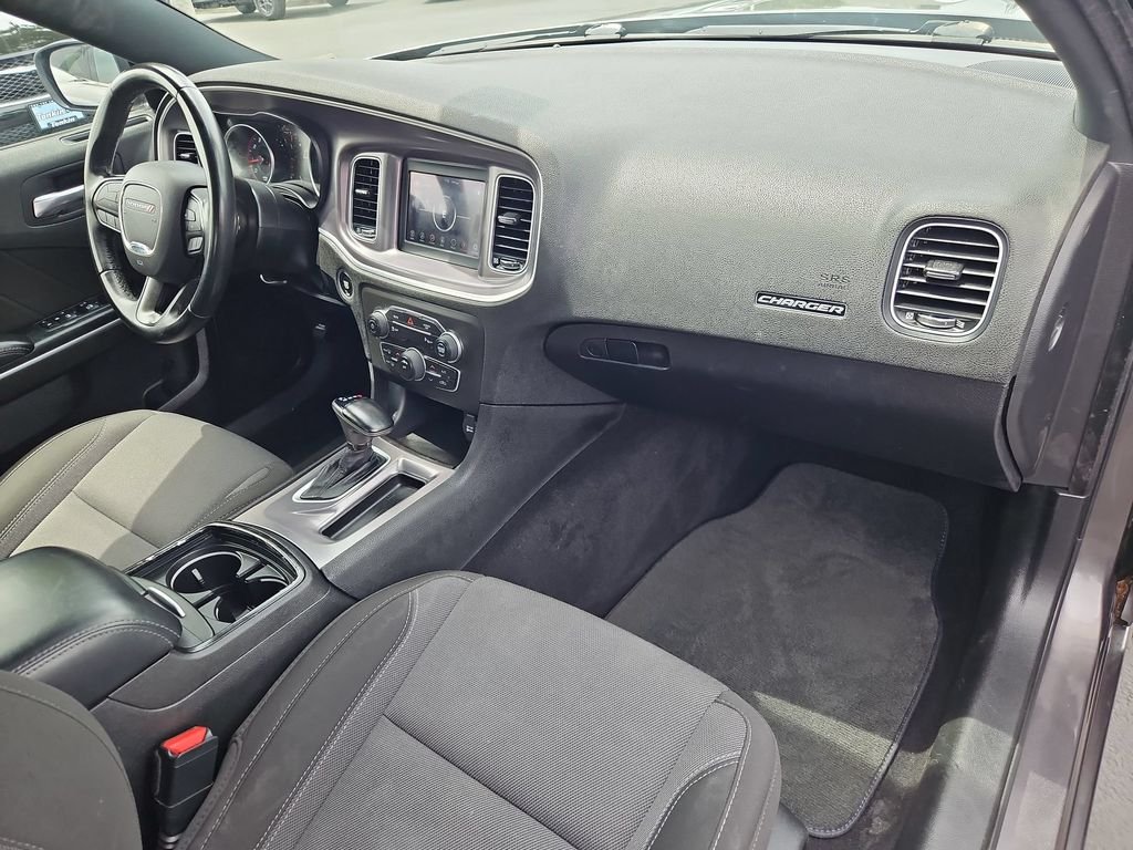 Used 2022 Granite Crystal Metallic Clearcoat Dodge SXT image 25