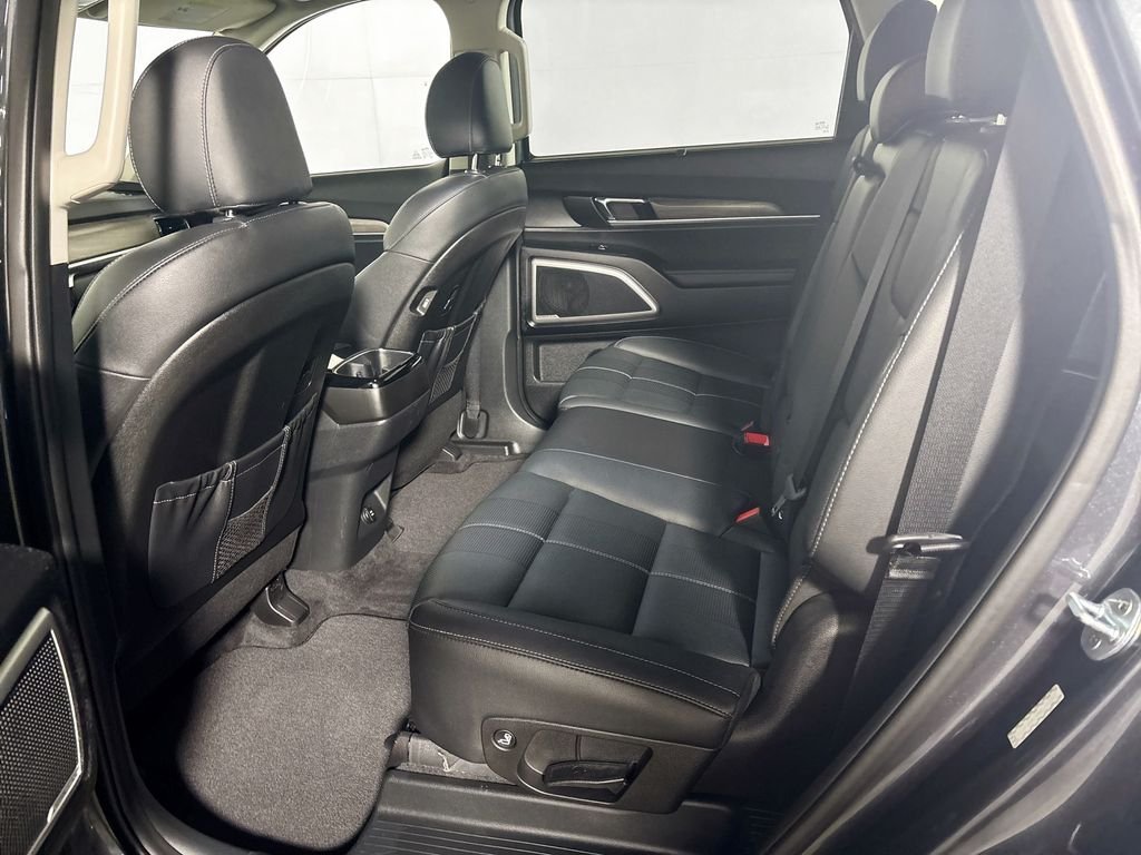 Used 2021 Gray Kia EX image 21