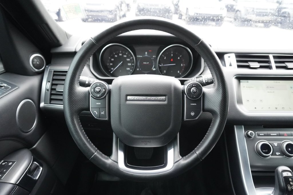 Used 2017 White Land Rover SE image 10