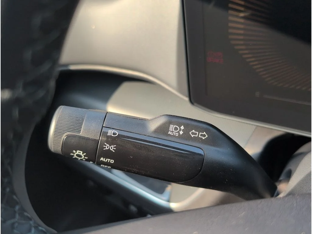 New 2026 Snow White Pearl Kia EX image 26
