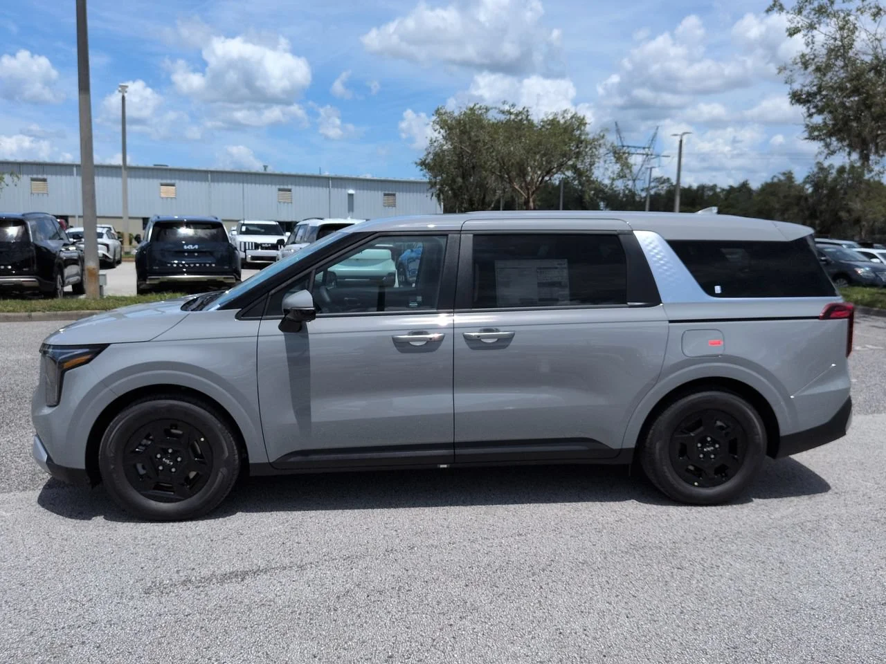New 2027 Ceramic Silver Kia LXS image 8