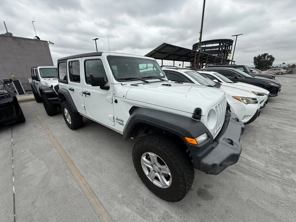 Used 2020 White Jeep Unlimited Sport S image 3