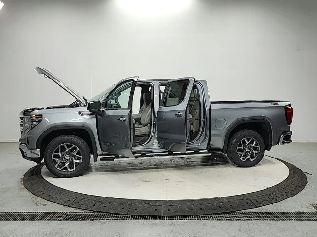 2026 GMC Sierra 1500 SLT - Photo 13