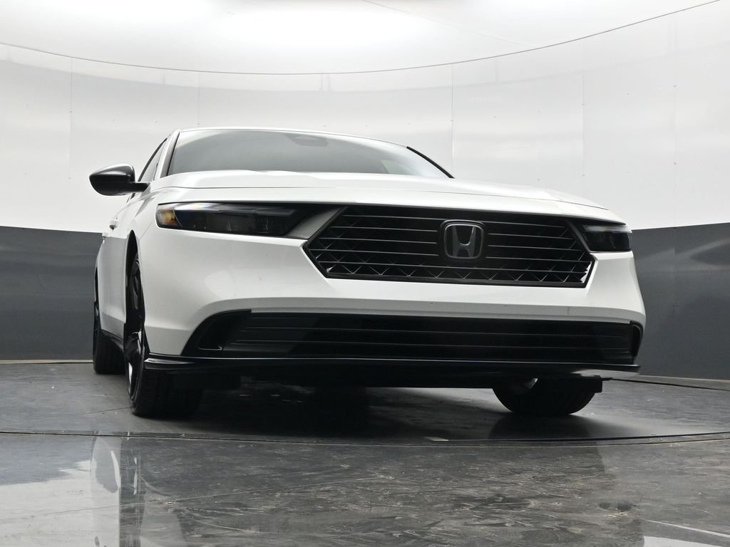 Used 2023  Honda Sport-L image 31