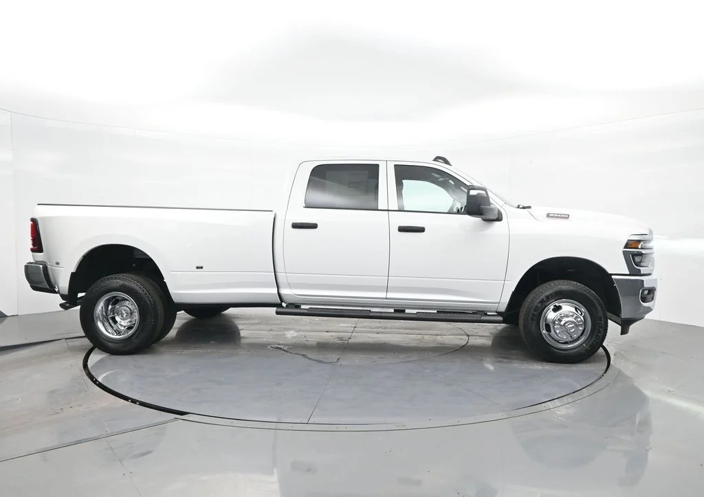 New 2026 Bright White Clear-Coat Exterior Paint RAM Tradesman image 6