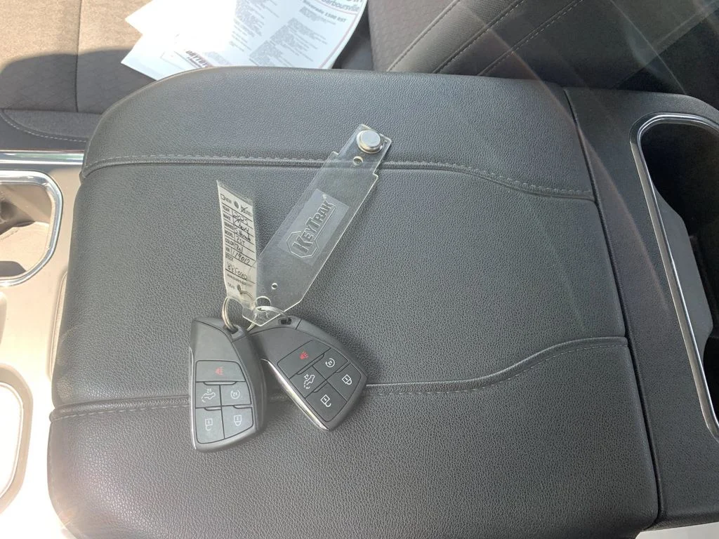 Used 2025 Red Chevrolet RST image 9