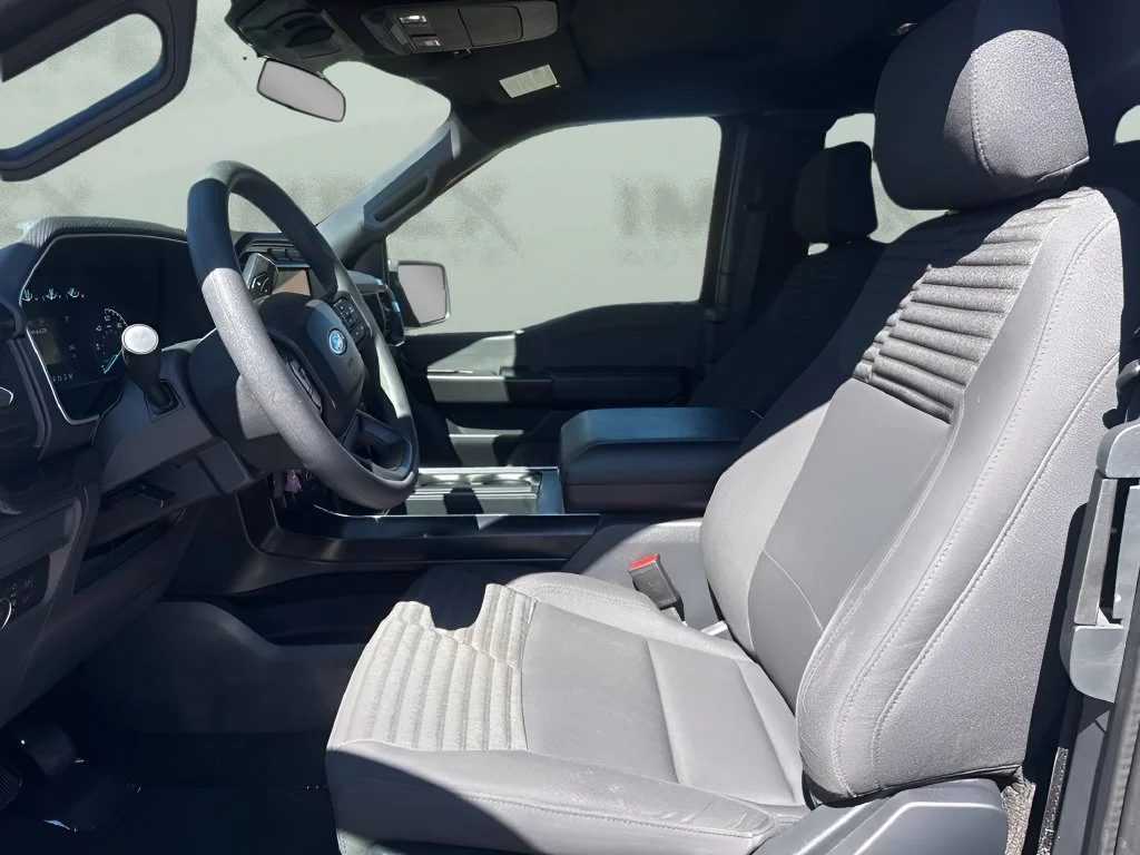 Used 2023  Ford XL image 9