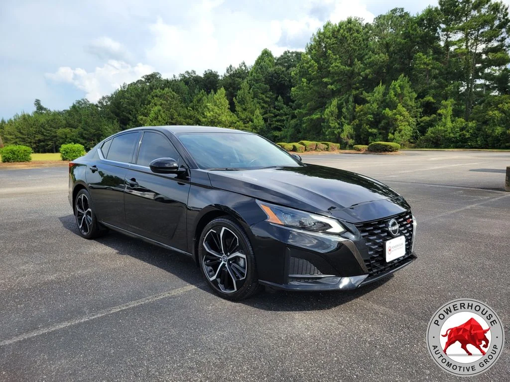 Used 2024 Black Nissan 2.5 SR image 9