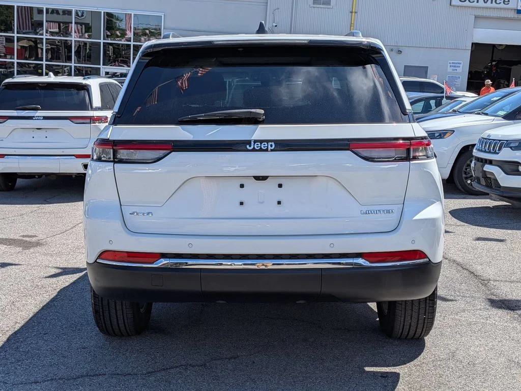 Used 2023 White Jeep Limited image 7