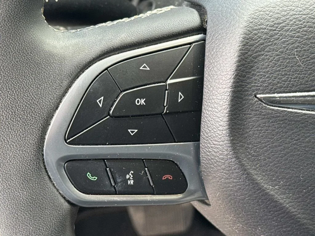 Used 2023 Silver Chrysler Touring L image 39