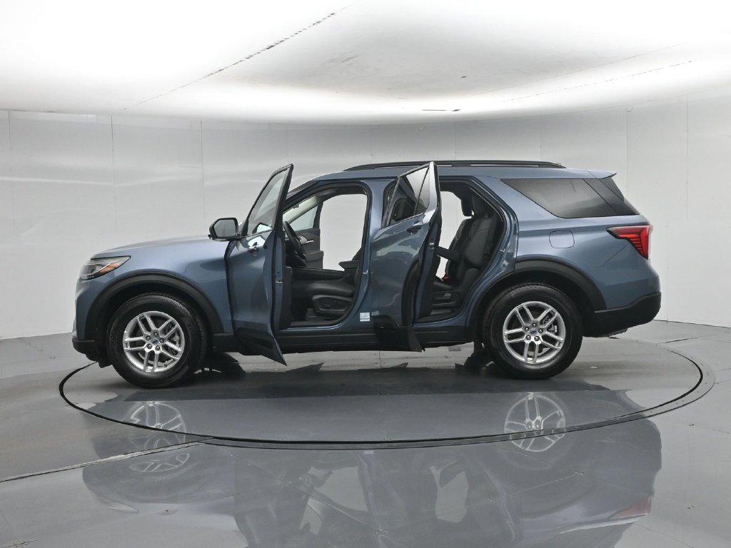 New 2026 Vapor Blue Metallic Ford Active image 4