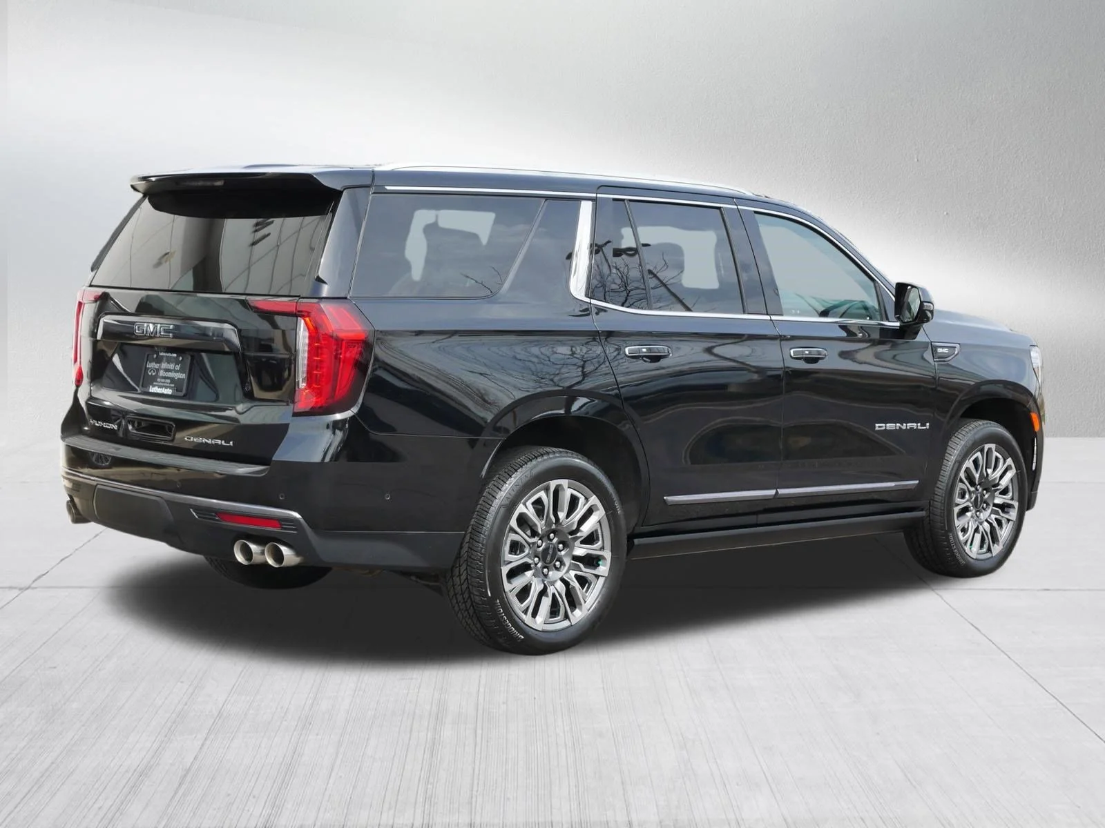 Used 2024 Onyx Black GMC Denali Ultimate image 7