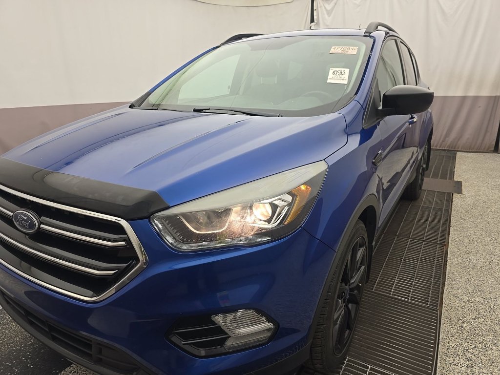 Used 2018 Blue Lightning Ford SE image 1