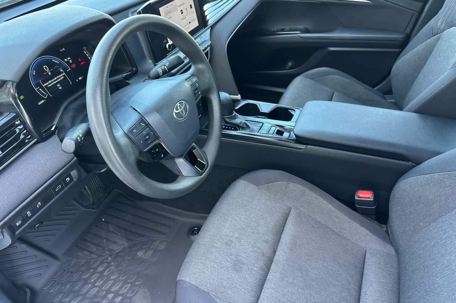 Certified Used 2025 Ice Cap Toyota LE image 10
