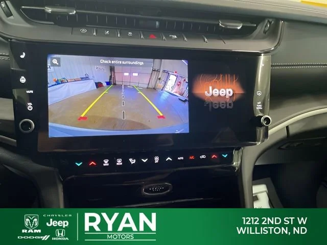 New 2026 White/off-white Jeep Laredo image 15