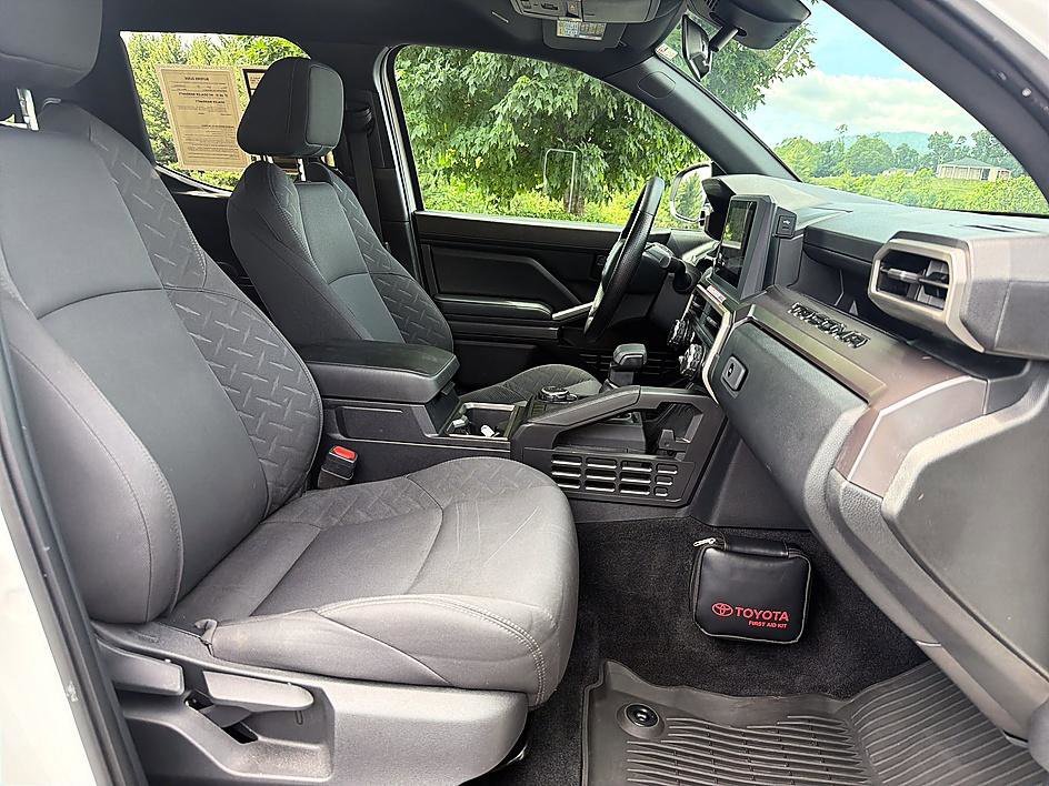 Used 2025 Ice Toyota SR5 image 19