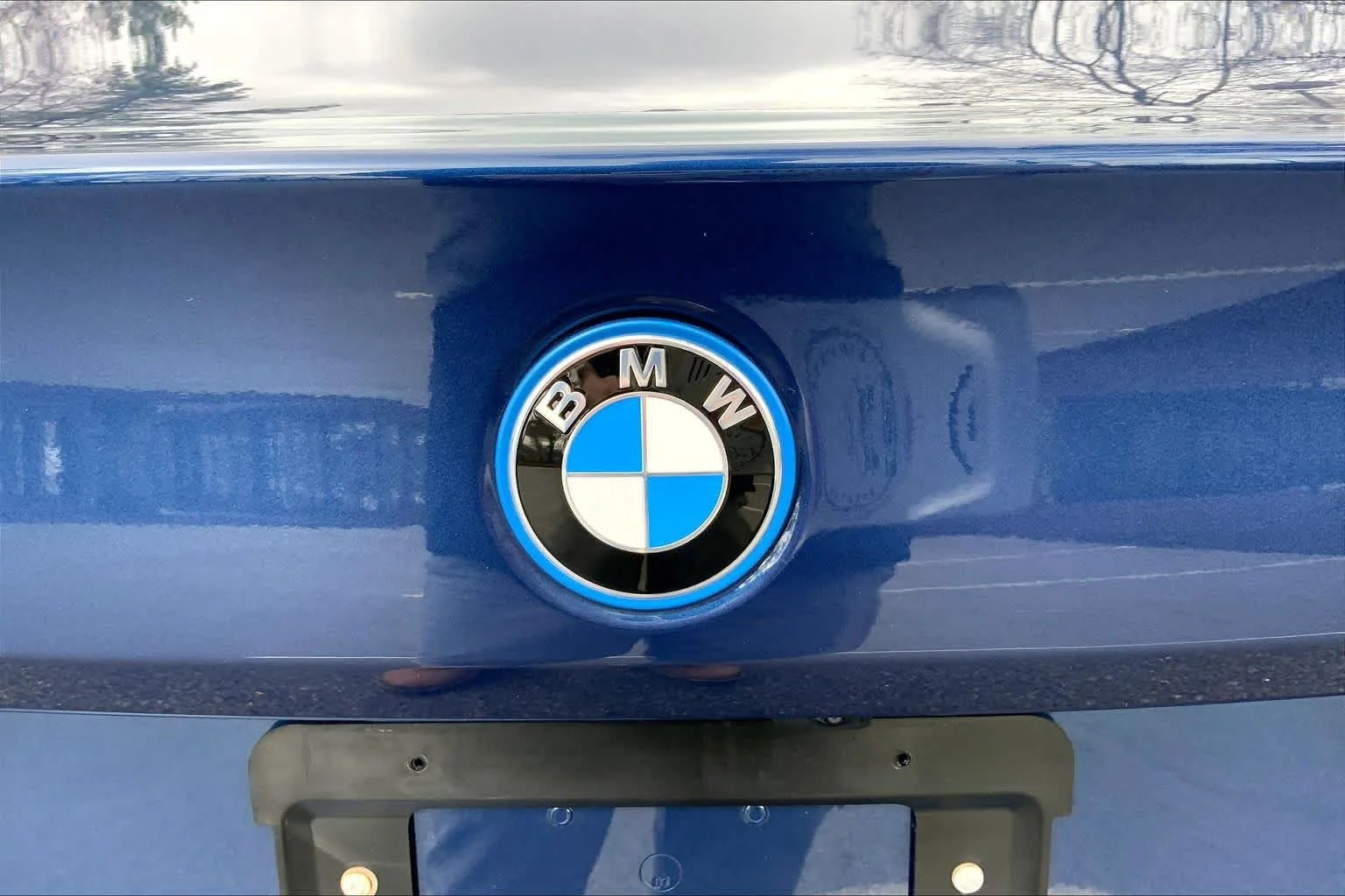 Used 2026 Phytonic Blue Metallic BMW xDrive40 image 30