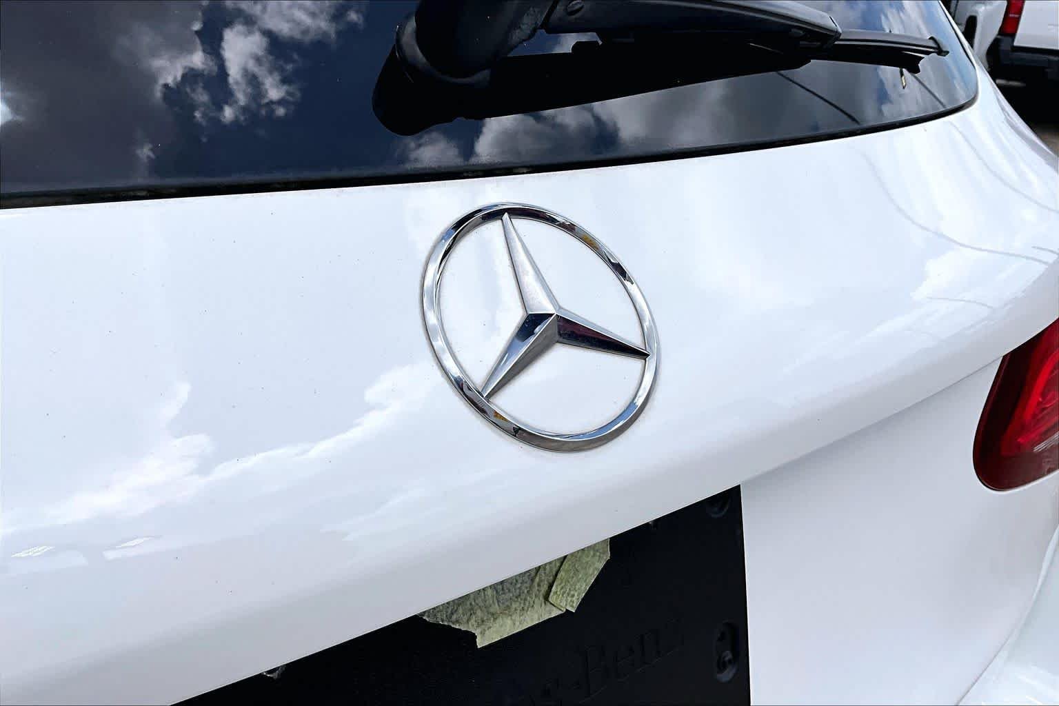 Used 2018 Polar White Mercedes-Benz GLC 300 image 30