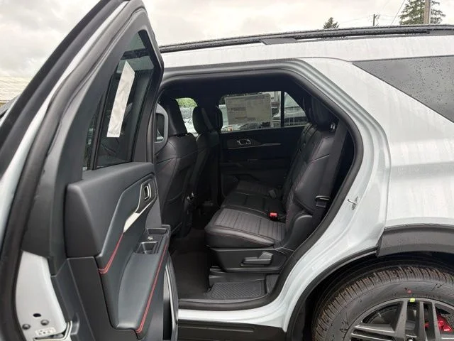 New 2026 Space White Metallic Ford ST-Line image 53
