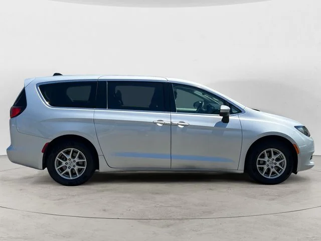Used 2023 Silver Chrysler LX image 6