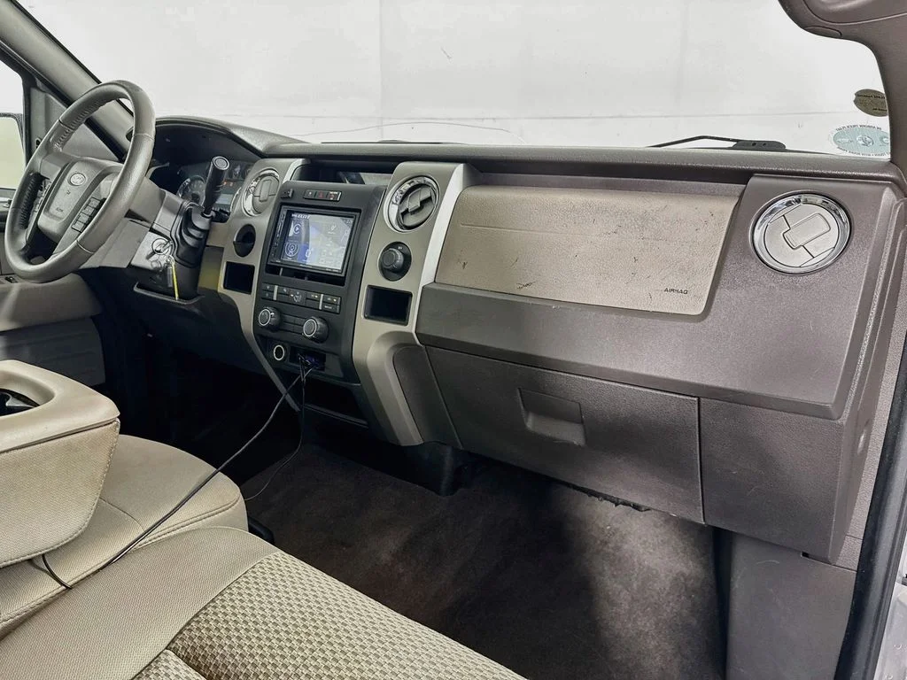 Used 2010 Gray Ford  image 32