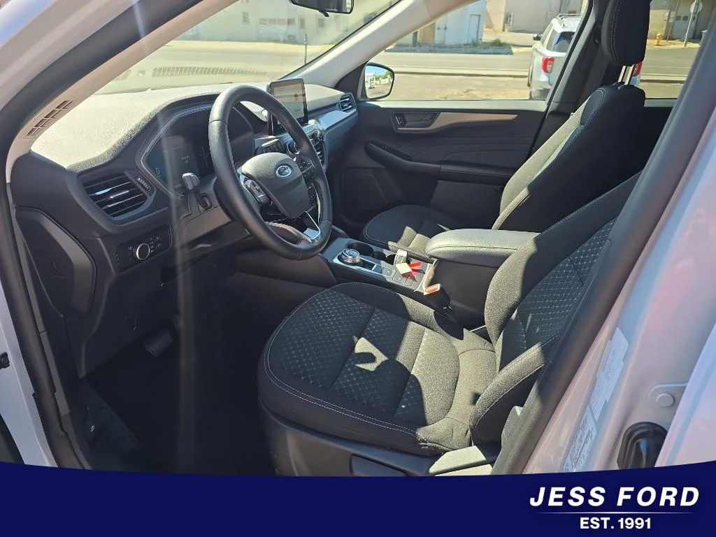 Used 2025 Space Silver Ford Active image 9