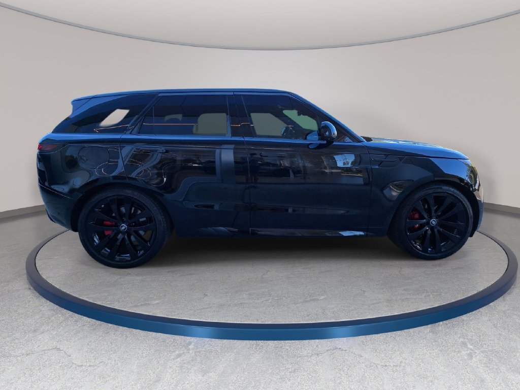 Certified Used 2025 Black Land Rover Dynamic SE image 4