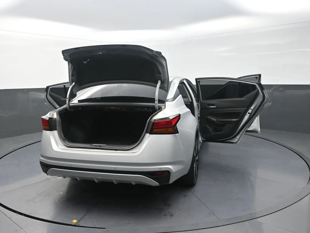 Used 2022 Silver Nissan 2.5 SV image 34