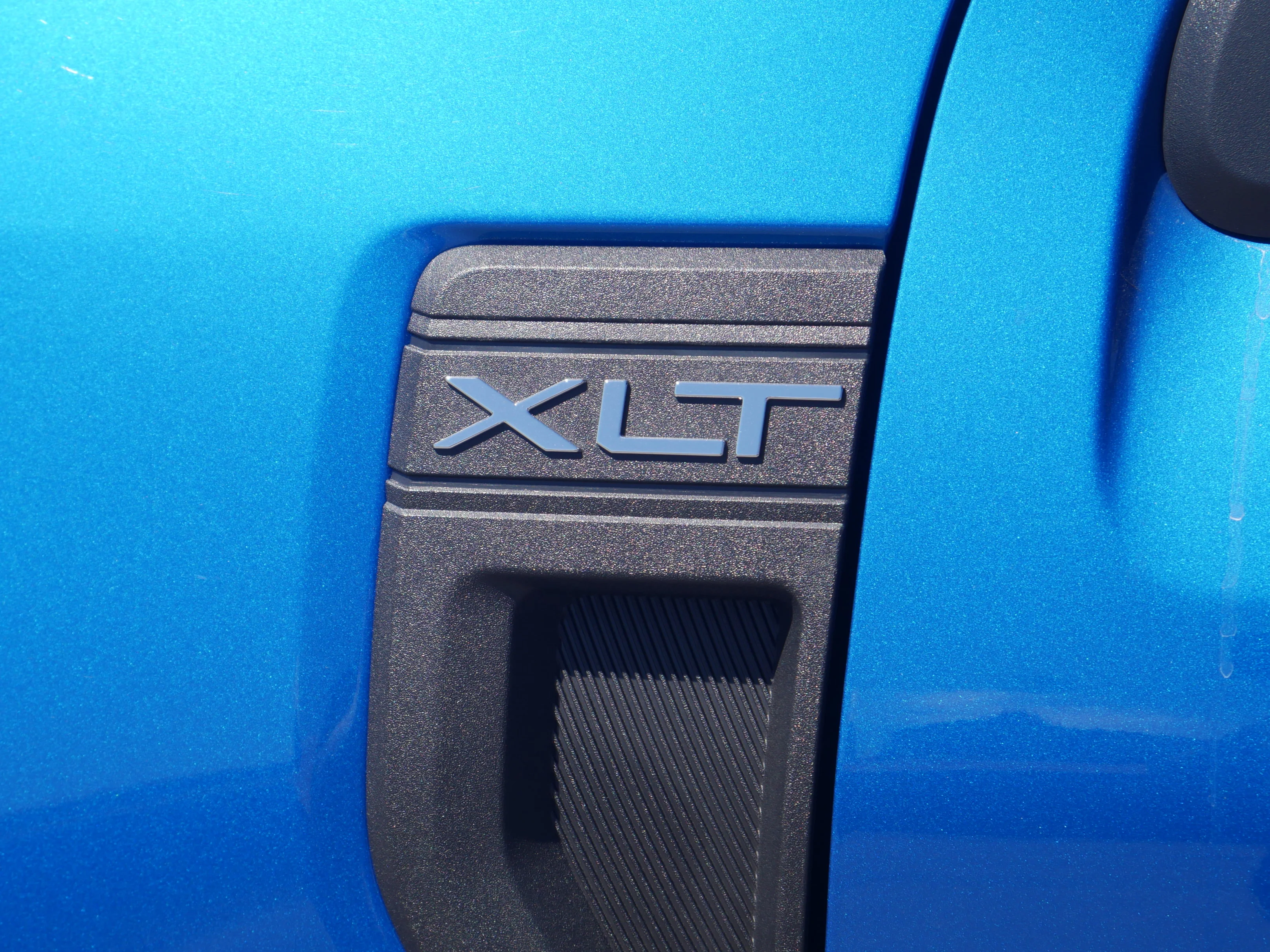 Certified Used 2025 Velocity Blue Ford XLT image 16