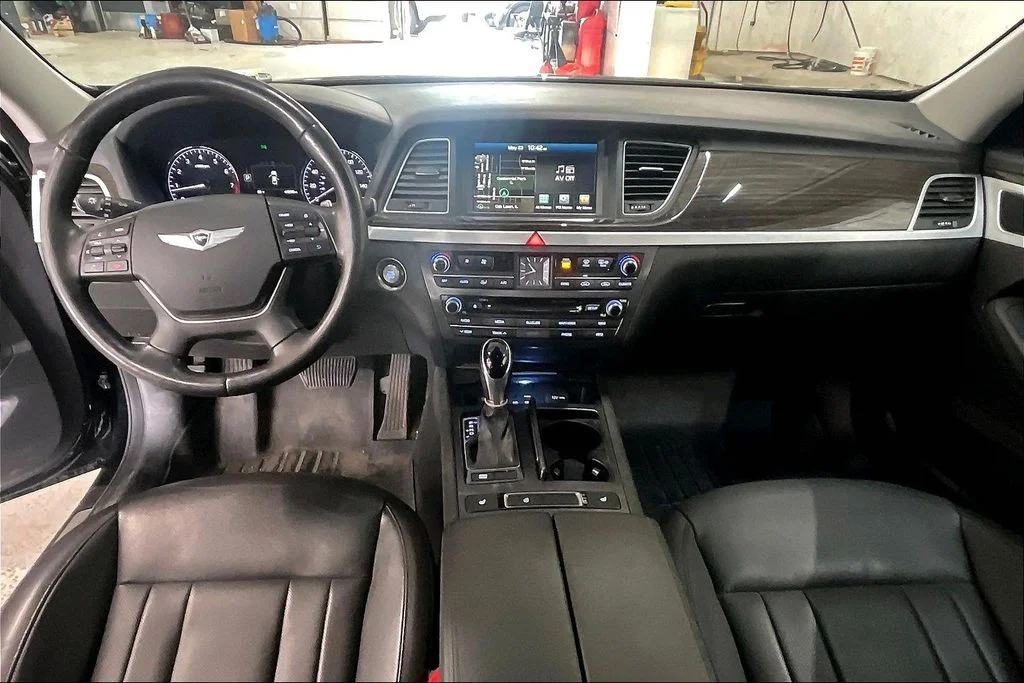 Used 2015 Black Hyundai 3.8 image 15
